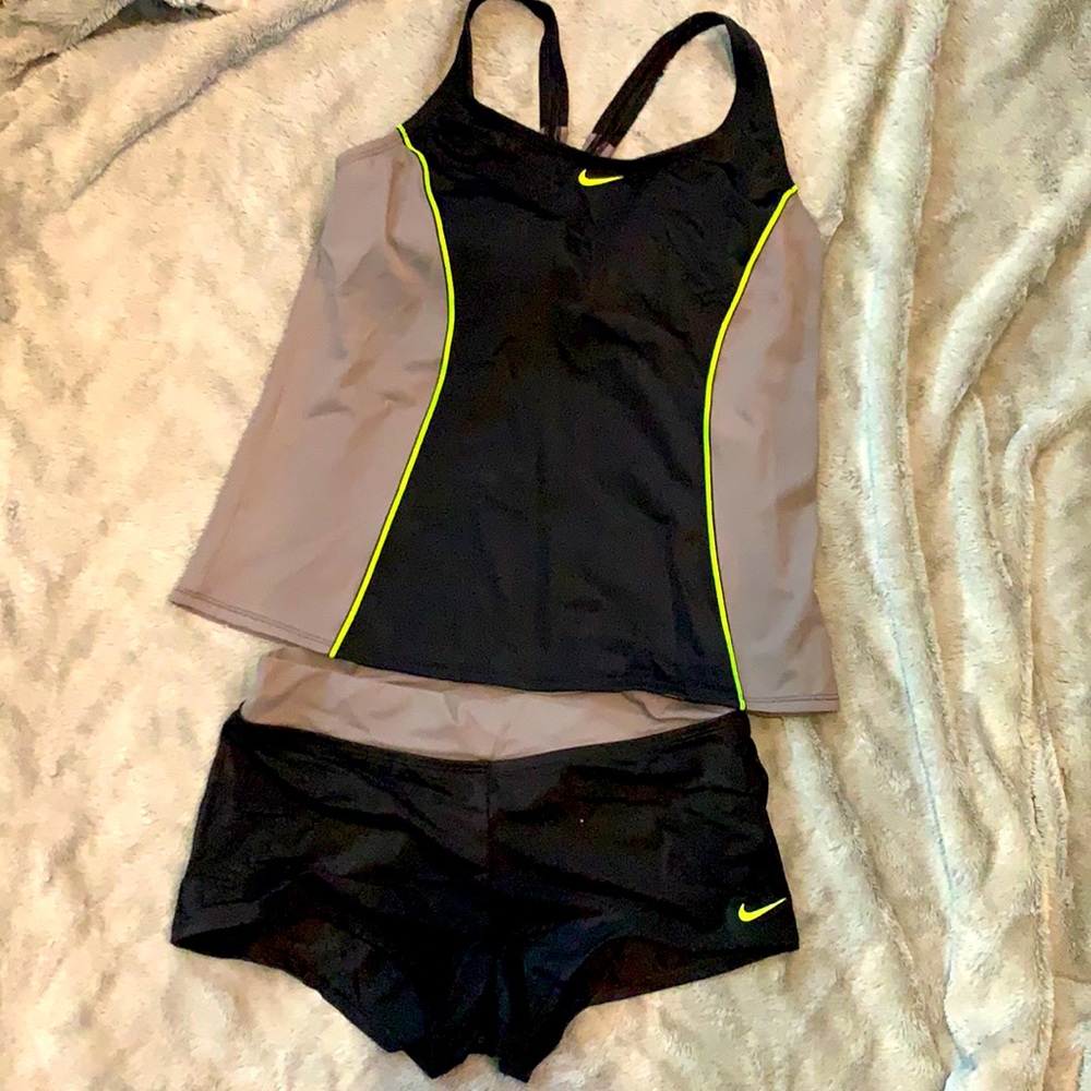 Women’s Nike 2-piece swim suit